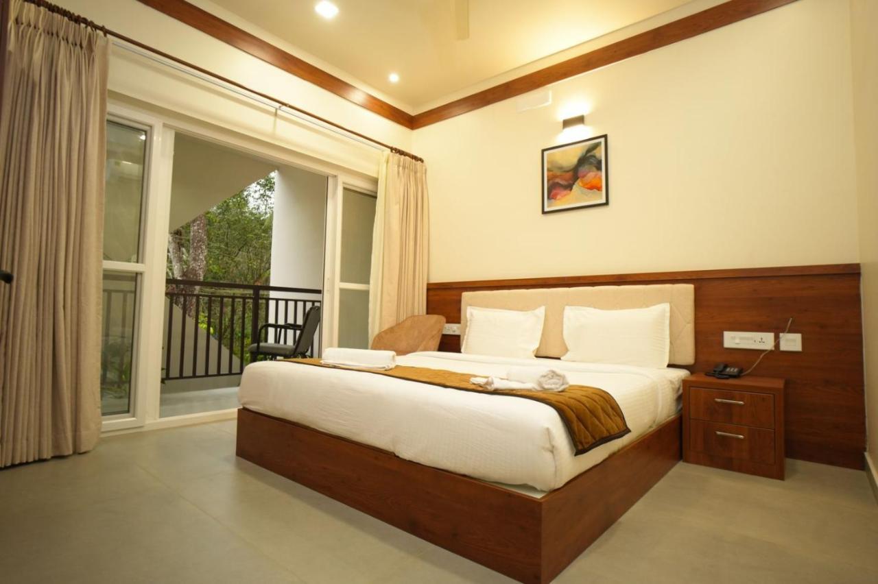 Royalton Residency Hotel Mundakāyam Exterior photo