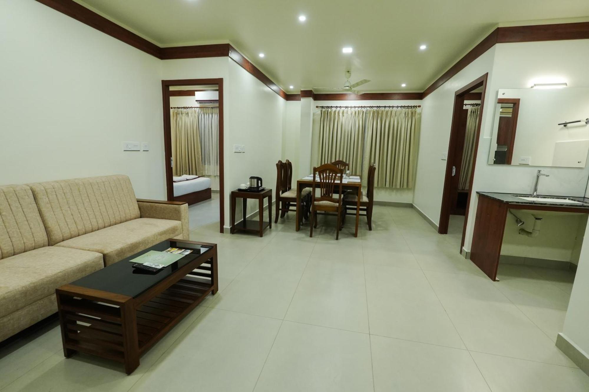 Royalton Residency Hotel Mundakāyam Exterior photo