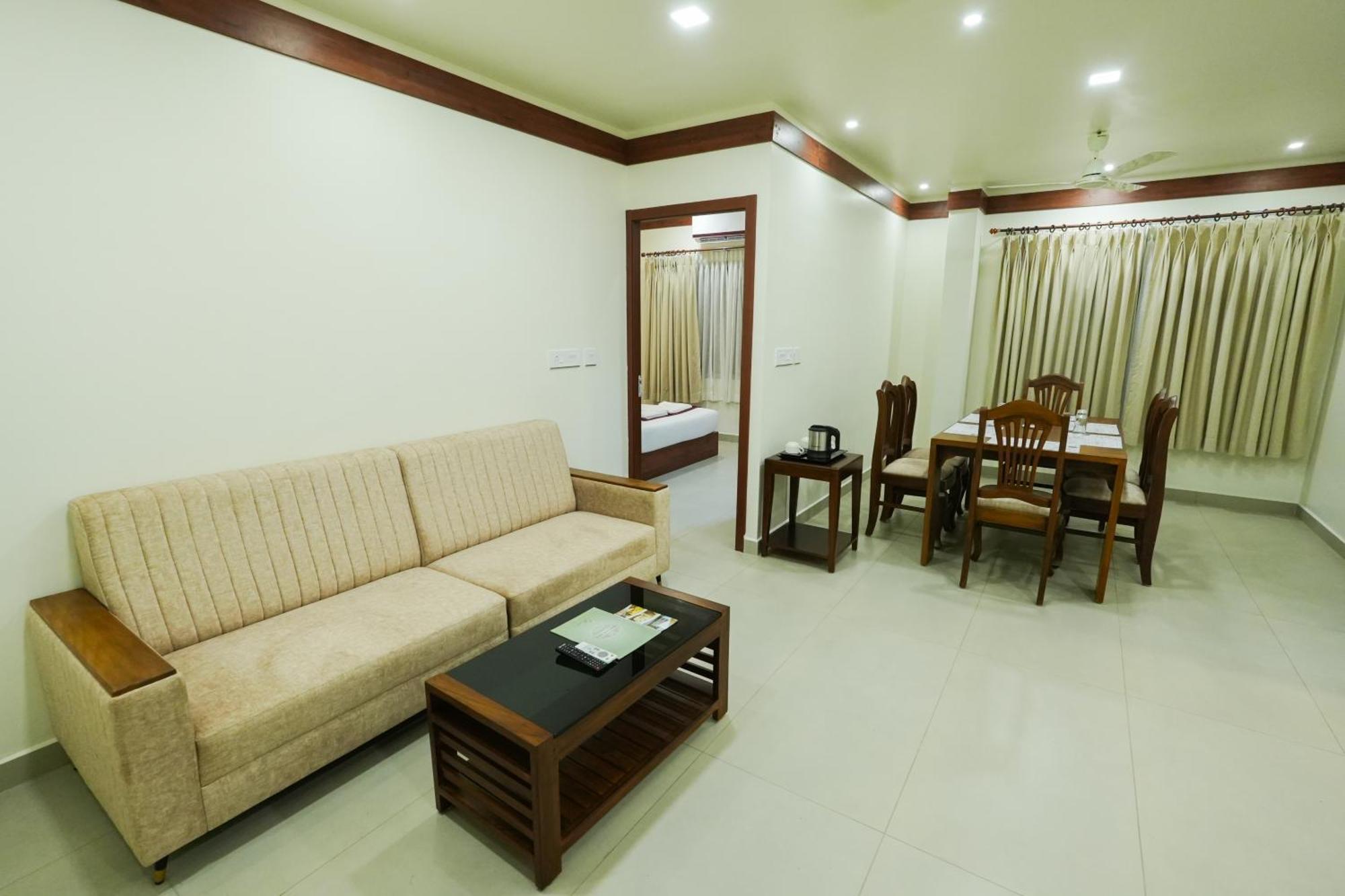 Royalton Residency Hotel Mundakāyam Exterior photo