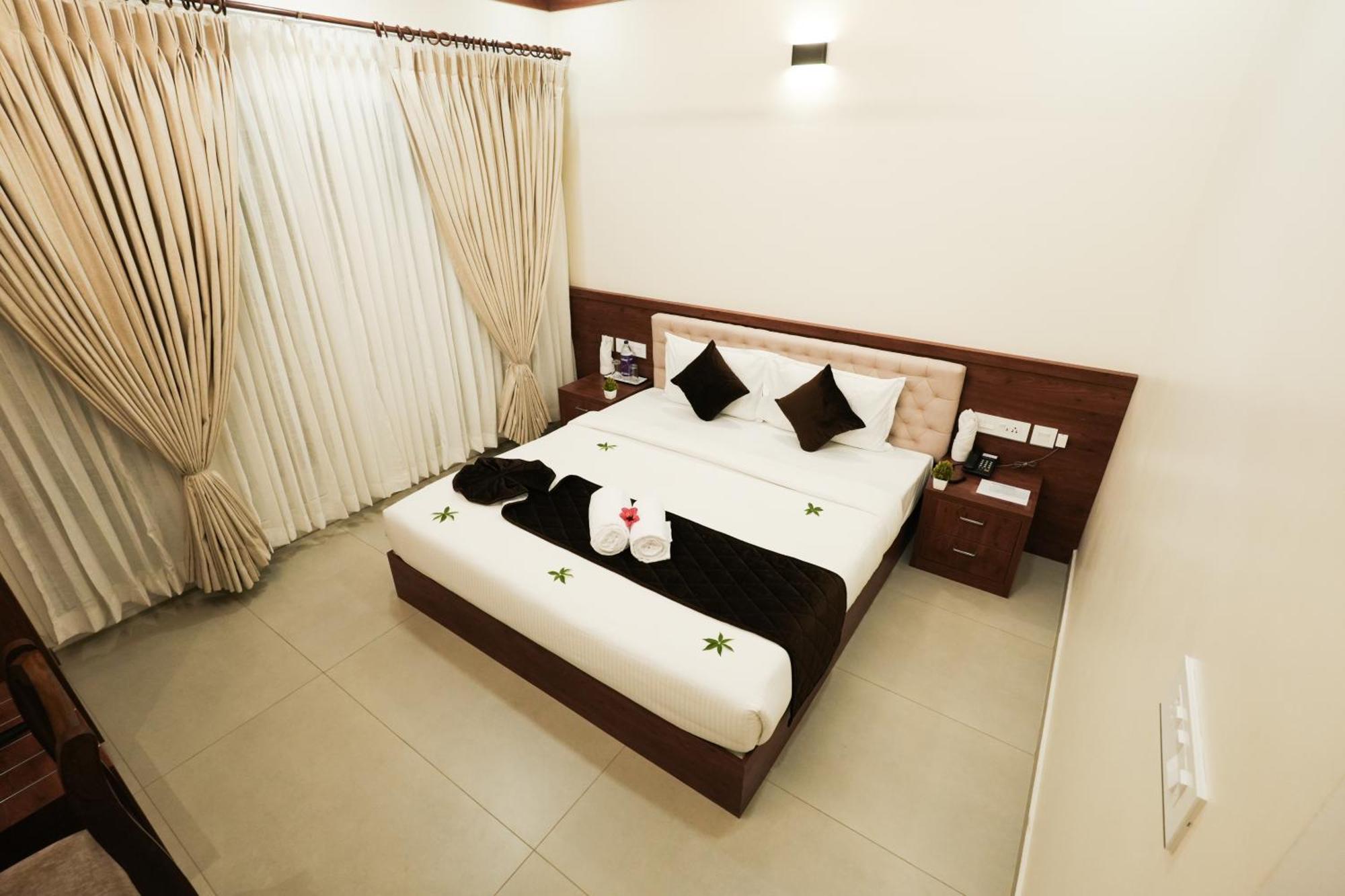 Royalton Residency Hotel Mundakāyam Exterior photo